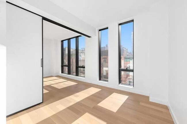 Foto del edificio - 3 bedroom in NEW YORK NY 10002