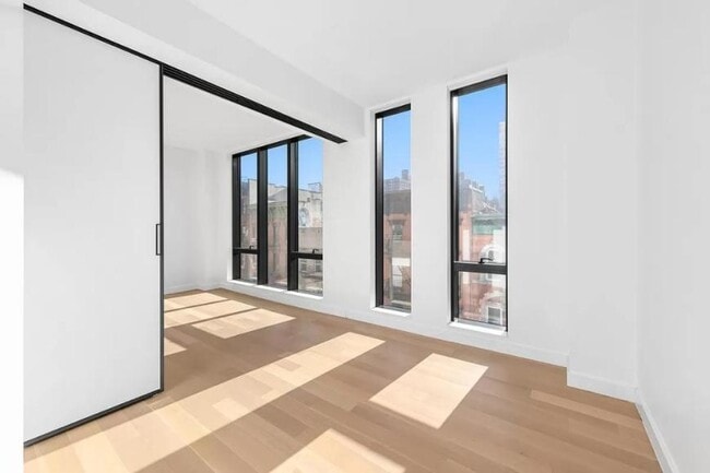 Building Photo - 3 bedroom in NEW YORK NY 10002