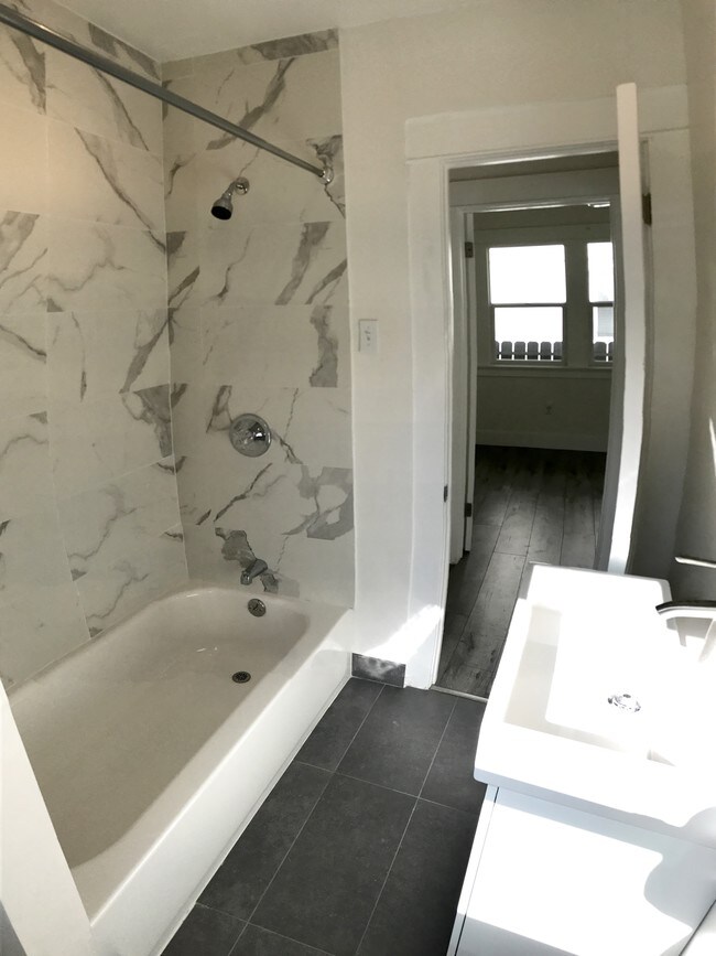 Brand new bathroom - 368 Walnut Ave