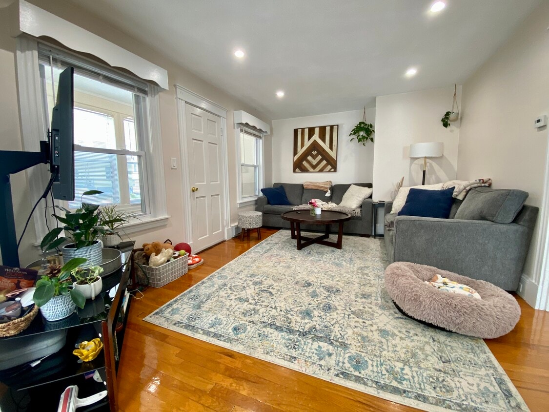 71 Edenfield Ave Unit 1, Watertown, MA 02472 Apartments in Watertown