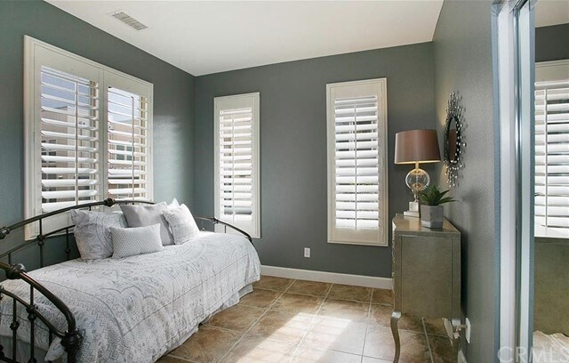 Foto del edificio - 27 Vantis Dr