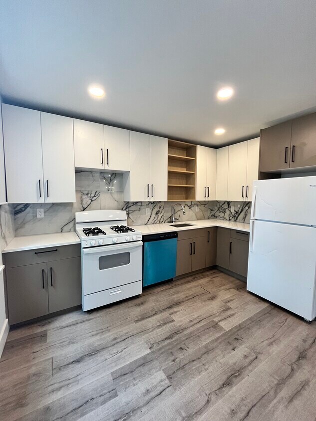Unit 2 - 28 E 47th St
