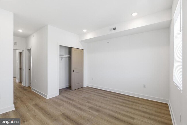 Building Photo - 2532 N 11th St