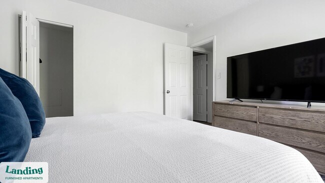 Building Photo - 2030 Northcliffe Dr