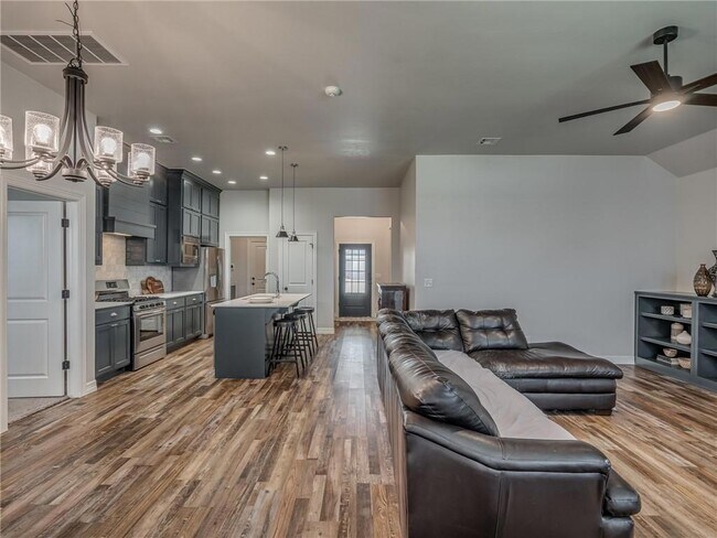 Foto del edificio - 12828 High Plains Ave