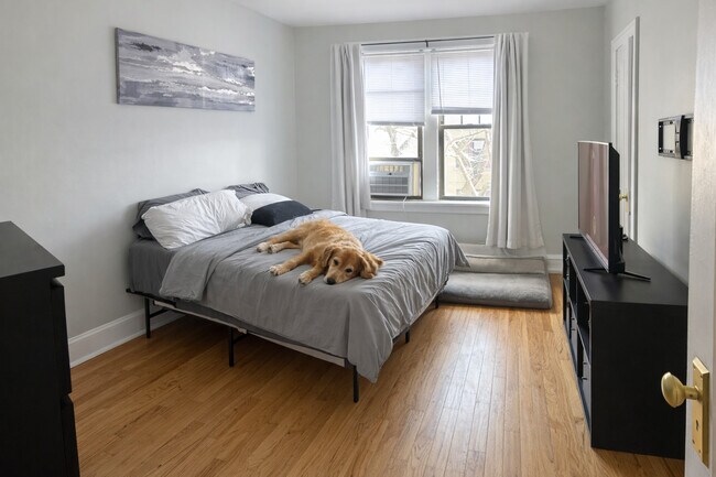 Foto del edificio - 3610 N Claremont Ave