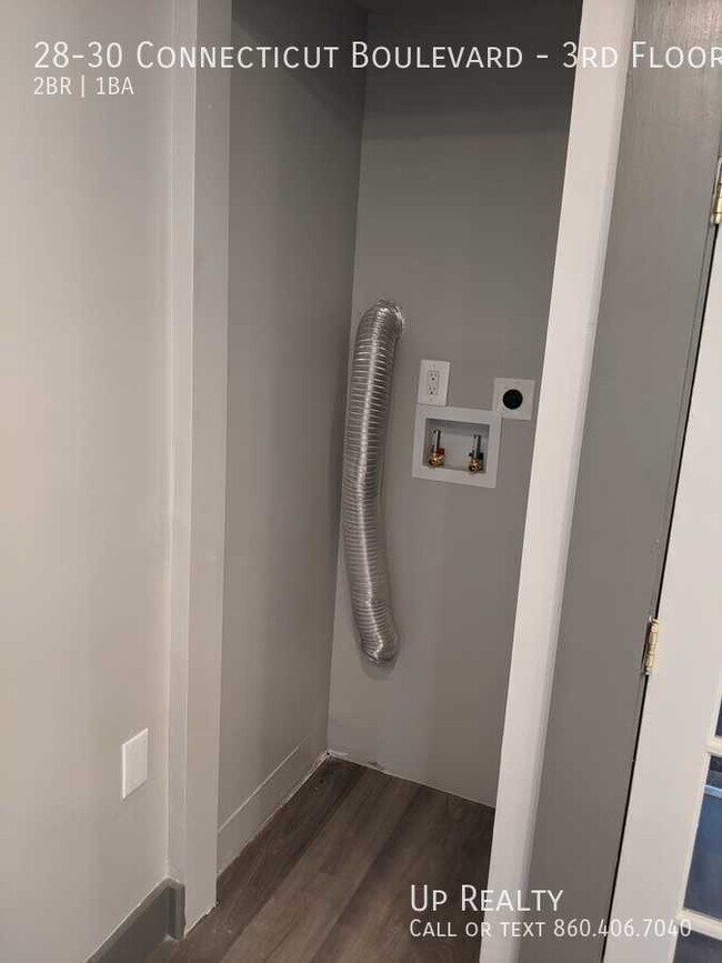 Foto del edificio - 28-30 Connecticut Boulevard-3rd Floor