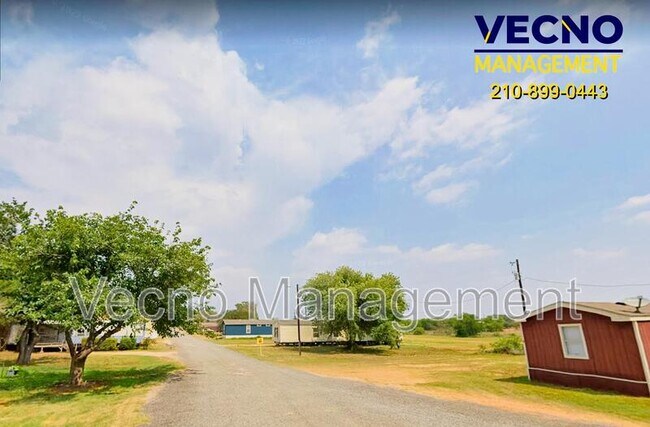 Foto del edificio - 1819 Co Rd 1001