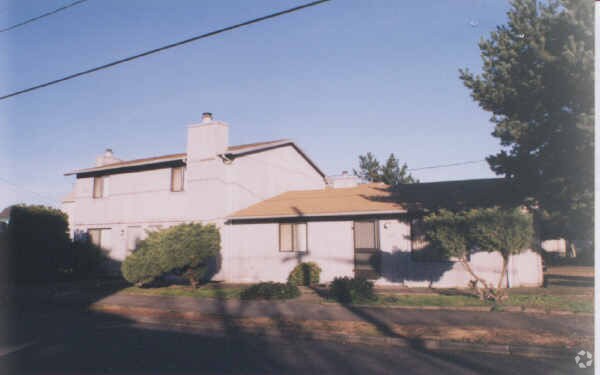 Building Photo - 1721 SE Clinton St