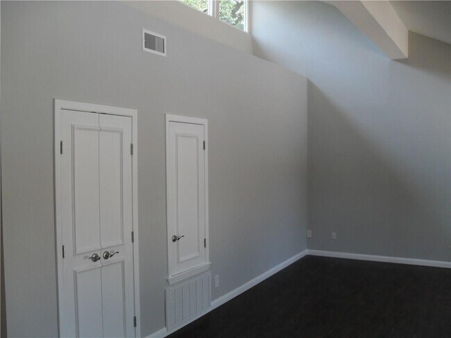 Foto del edificio - 4804 Greystone Dr