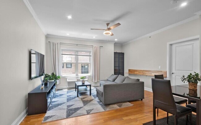 Building Photo - 5501 Hudson Ave