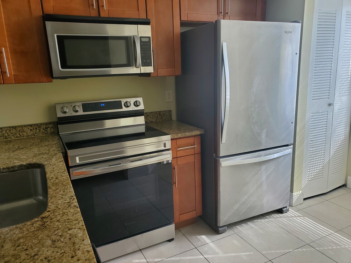 Foto principal - 3845 NW 90th Ave