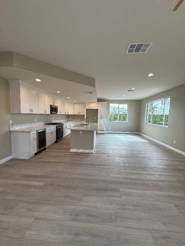 Foto del edificio - 7398 N Maple Ave