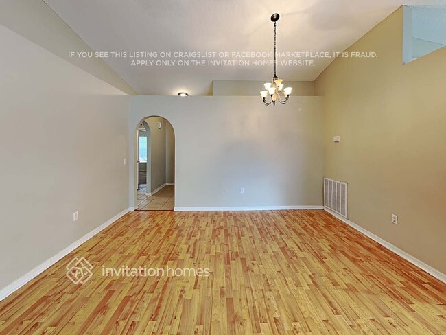 Foto del edificio - 5530 Bess Ln