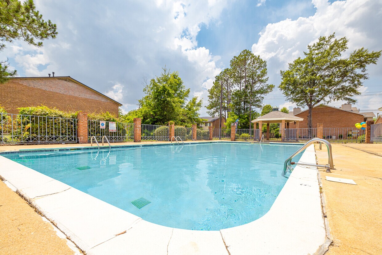 Gazebo East Apartments in Montgomery, AL
