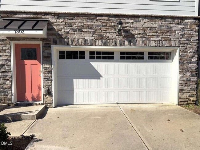 Foto del edificio - 1802 Stroup St