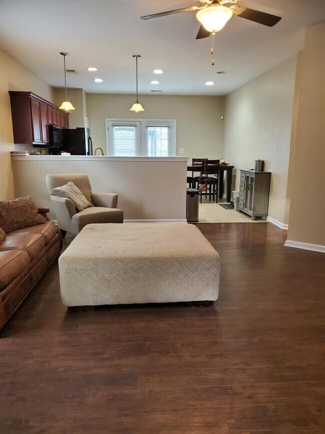 Foto del edificio - 1144 Mountain Laurel Way