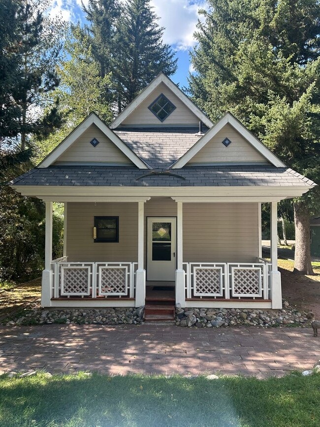 Building Photo - 582 Redstone Blvd