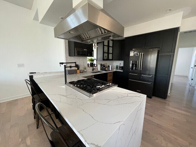 Foto del edificio - 1340 Hoyt Ave