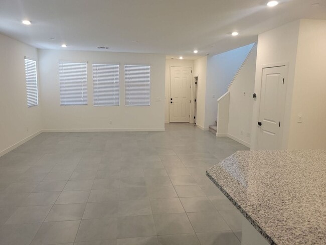 Building Photo - NEVER LIVED IN 3BD INSPIRADA TOWNHOME!