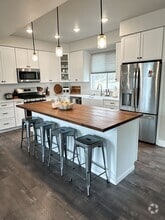 Building Photo - 13844 Akers Cir