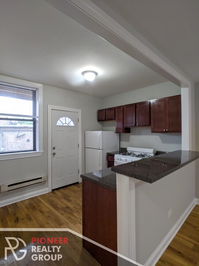 Foto del edificio - 4409 N Wolcott Ave