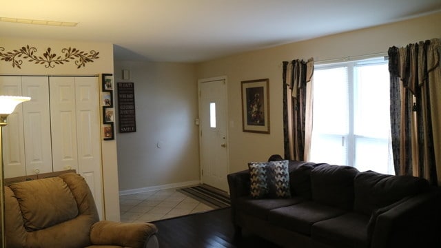 Building Photo - 17 Fernwood Dr