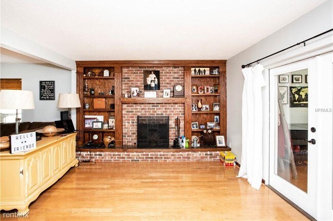 Building Photo - 5 br, 2 bath House - 1810 Oakdale Ln N