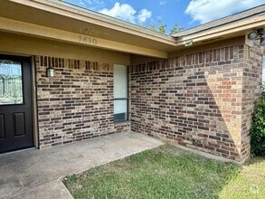 Building Photo - 1410 W Torrey St