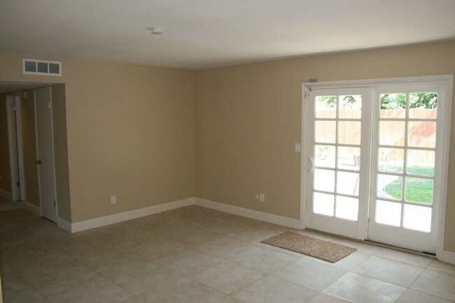 Building Photo - 4413 Foxboro Ave