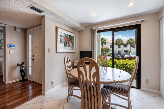 Foto del edificio - 15831 Loch Maree Ln