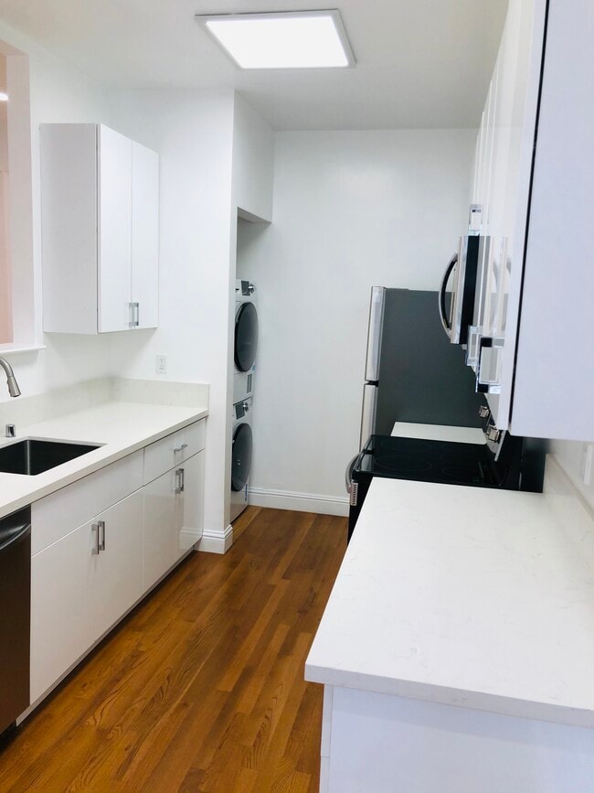 Building Photo - 1755 Filbert St