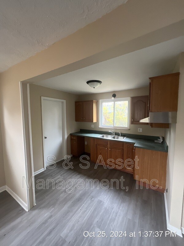 Building Photo - 3231 Westmont Ave