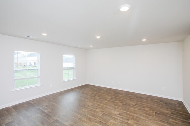 Foto del edificio - Brand New Home in Honey Tree Neighborhood