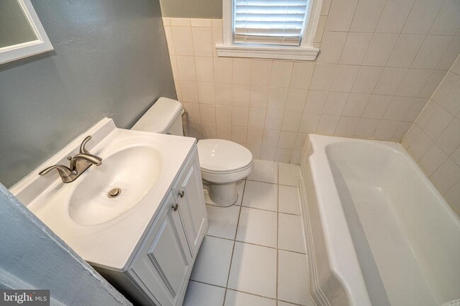 Building Photo - 2139 Suitland Terrace SE