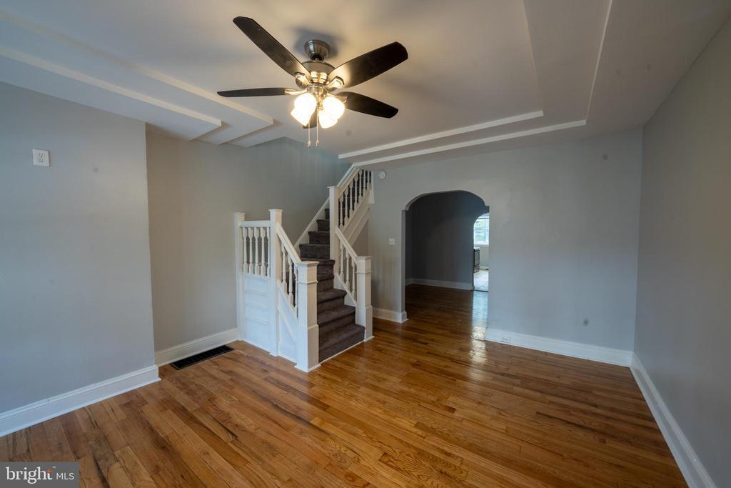 Foto principal - 5350 Chancellor St