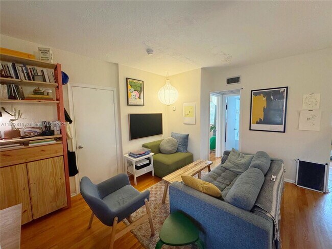 Foto del edificio - 736 13th St