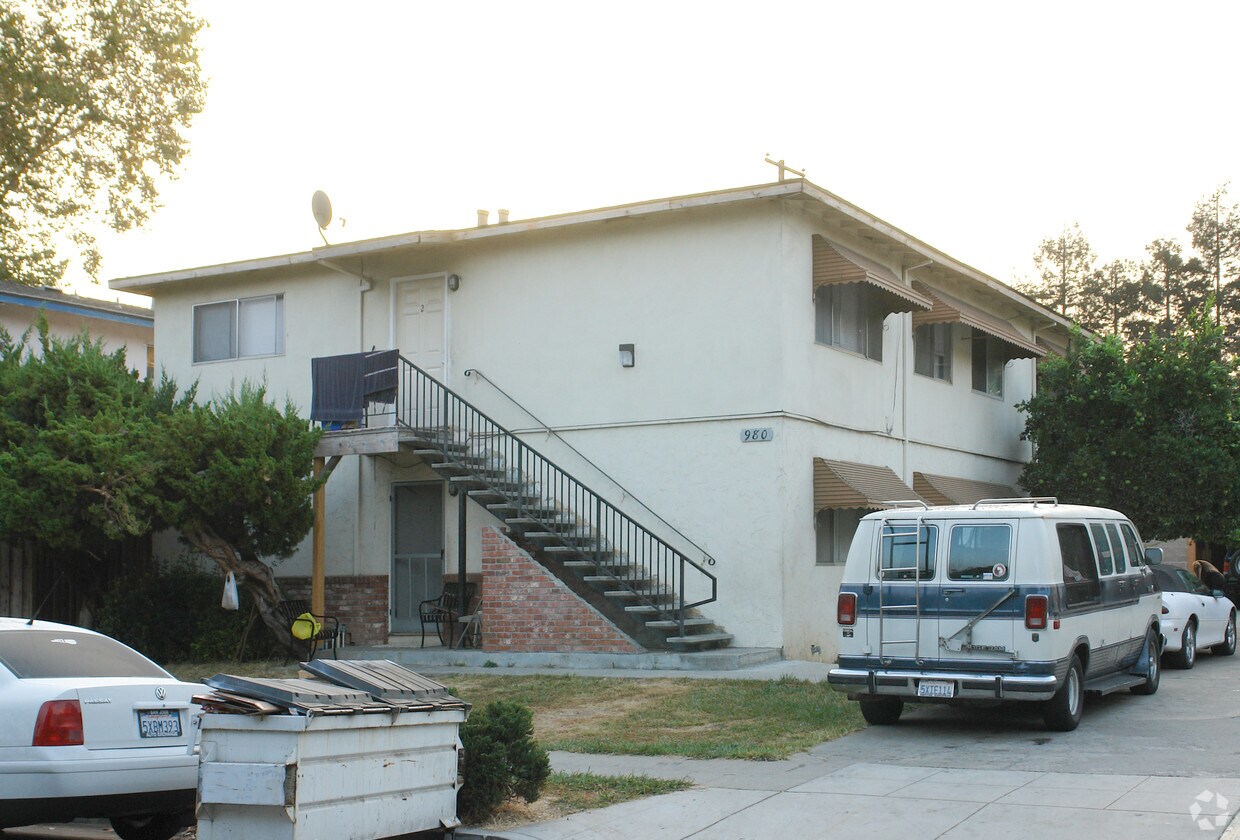 Foto principal - 980 College Dr