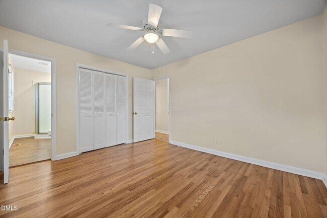 Foto del edificio - 131 Fairview Village Rd