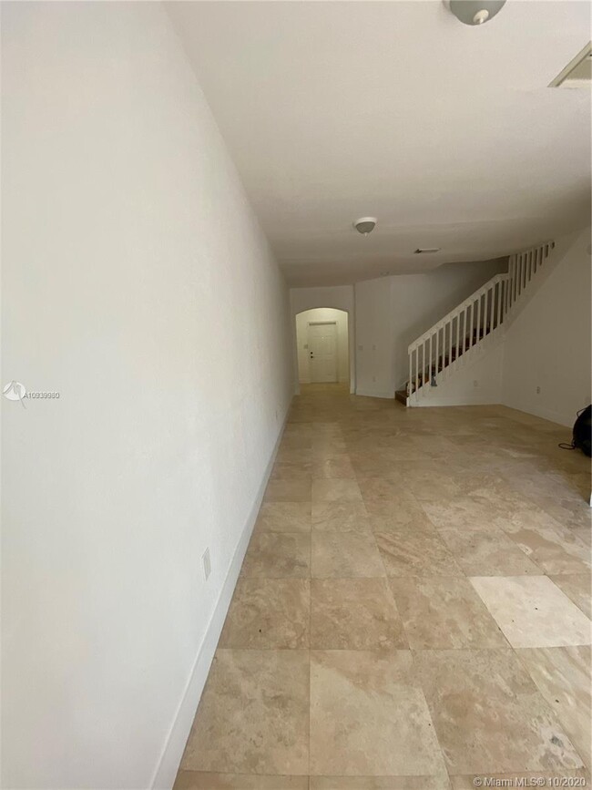 Building Photo - 10760 NW 82nd Ter 2-7 Doral Fl 33178
