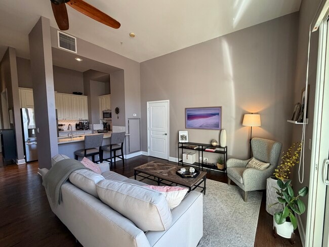 Photo - 25 N Downing St Apartment