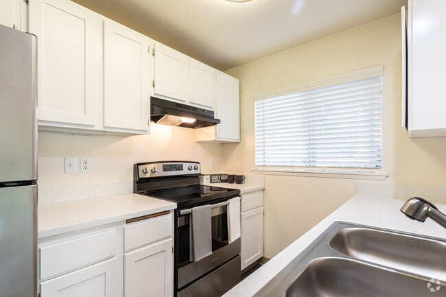 1HAB, 1BA - 720 ft² - Westhampton Apartments