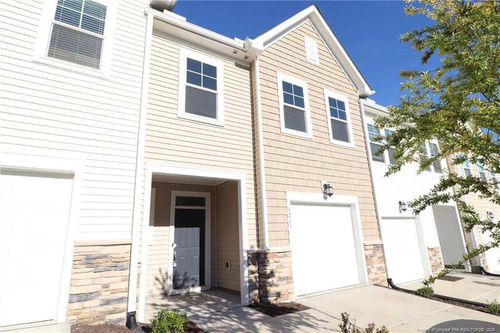 Foto principal - 5711 Woodlawn Dr