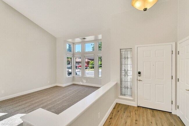 Building Photo - 3 br, 3 bath House - 107 Pembury Way