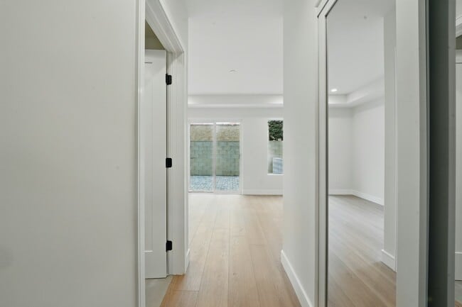 Foto del edificio - 8234 Blackburn Ave