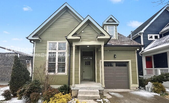 Foto del edificio - 4 Bed/2.5 Bath Home with Garage / Pet-Friendly / Available Now!