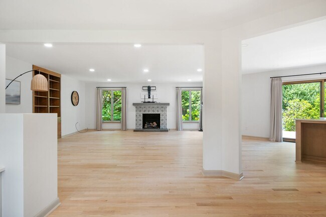 Foto del edificio - 5 Bed/4.5 Bath Undergrads OK Close to VT