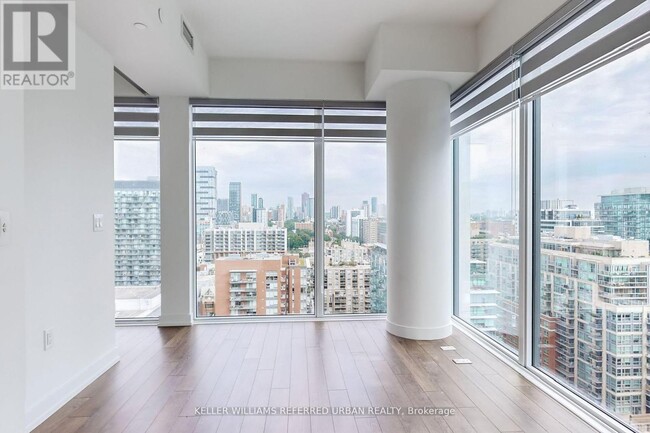 Building Photo - 158 Front St E