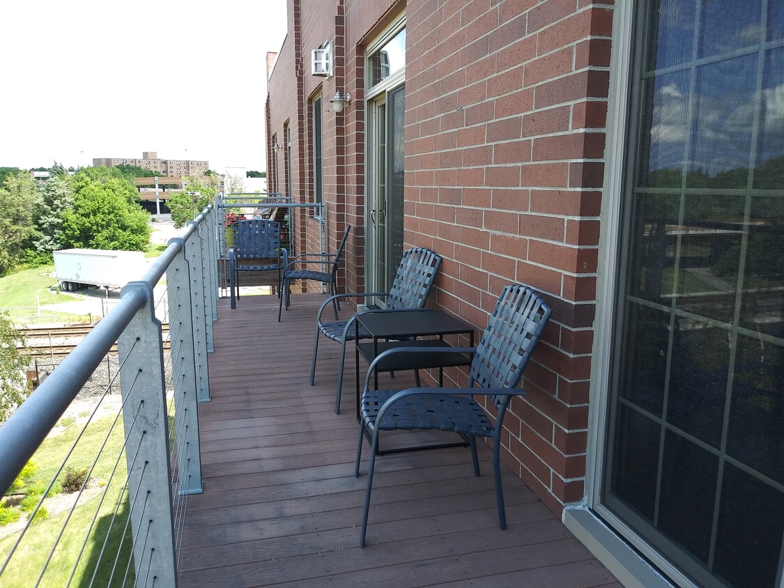 Large Deck with Sunsets - 11 4th St S