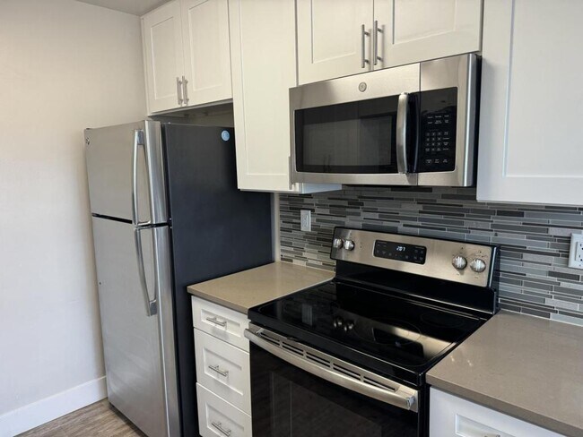 Building Photo - 1685 Whitwood Ln